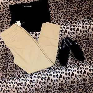 2 for $30 AEROPOSTALE Khaki Pants Women’s Size 4 Short Low Rise Skinny Chinos